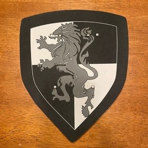 🛡️🦁 Toy Lion Shield with Velcro straps on back